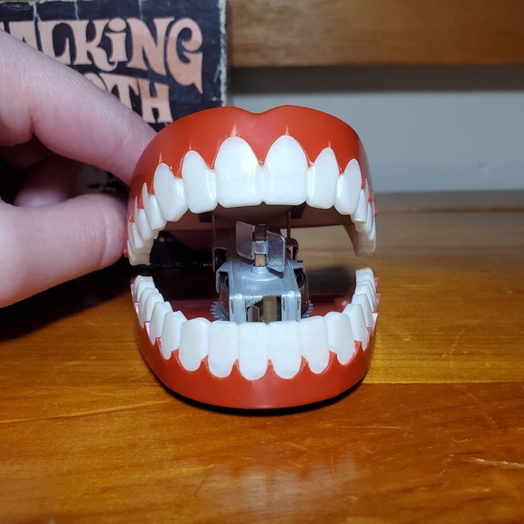 Fishlove & Co Wind-Up Talking Teeth w/Original Box (No Key) US Vintage‎ 1970 - Picture 2 of 13